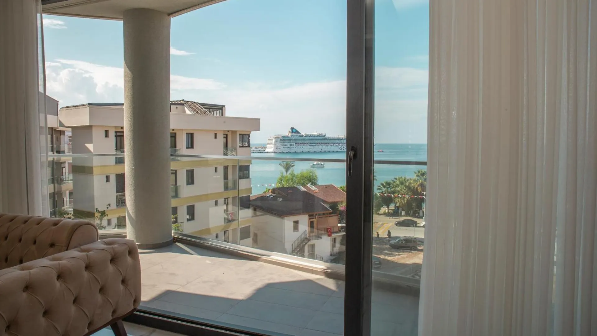 Amazing 2 Bedroom Apartment In Top Location Kusadası