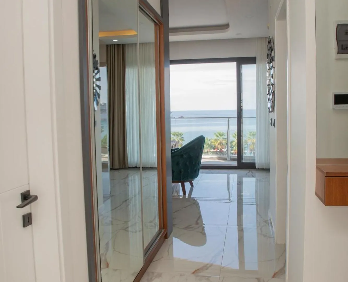 Amazing 2 Bedroom Apartment In Top Location Kusadası