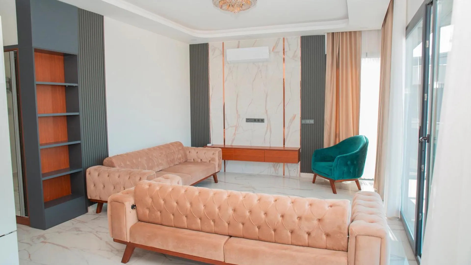 Amazing 2 Bedroom Apartment In Top Location Kusadası Turchia